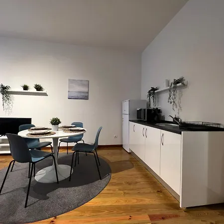 Clerigos B Centro Do * بورتو