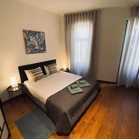 Clerigos B Centro Do بورتو