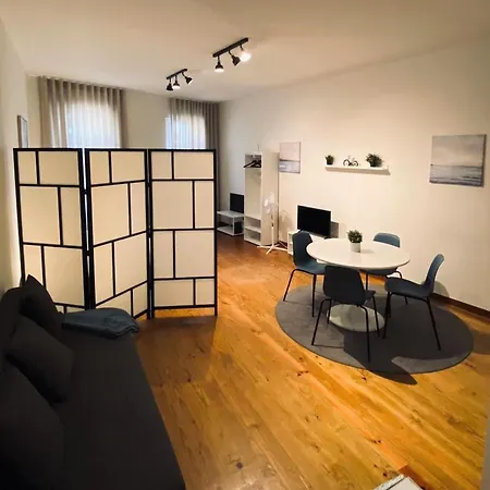 Clerigos B Centro Do *