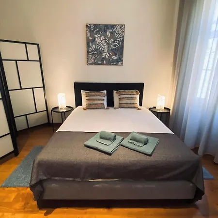 Clerigos B Centro Do Oporto