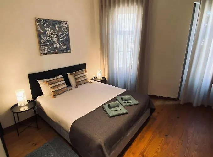 Clerigos B Centro Do Oporto