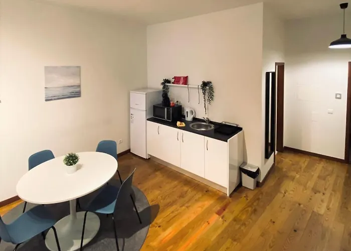 Clerigos B Centro Do 波尔图